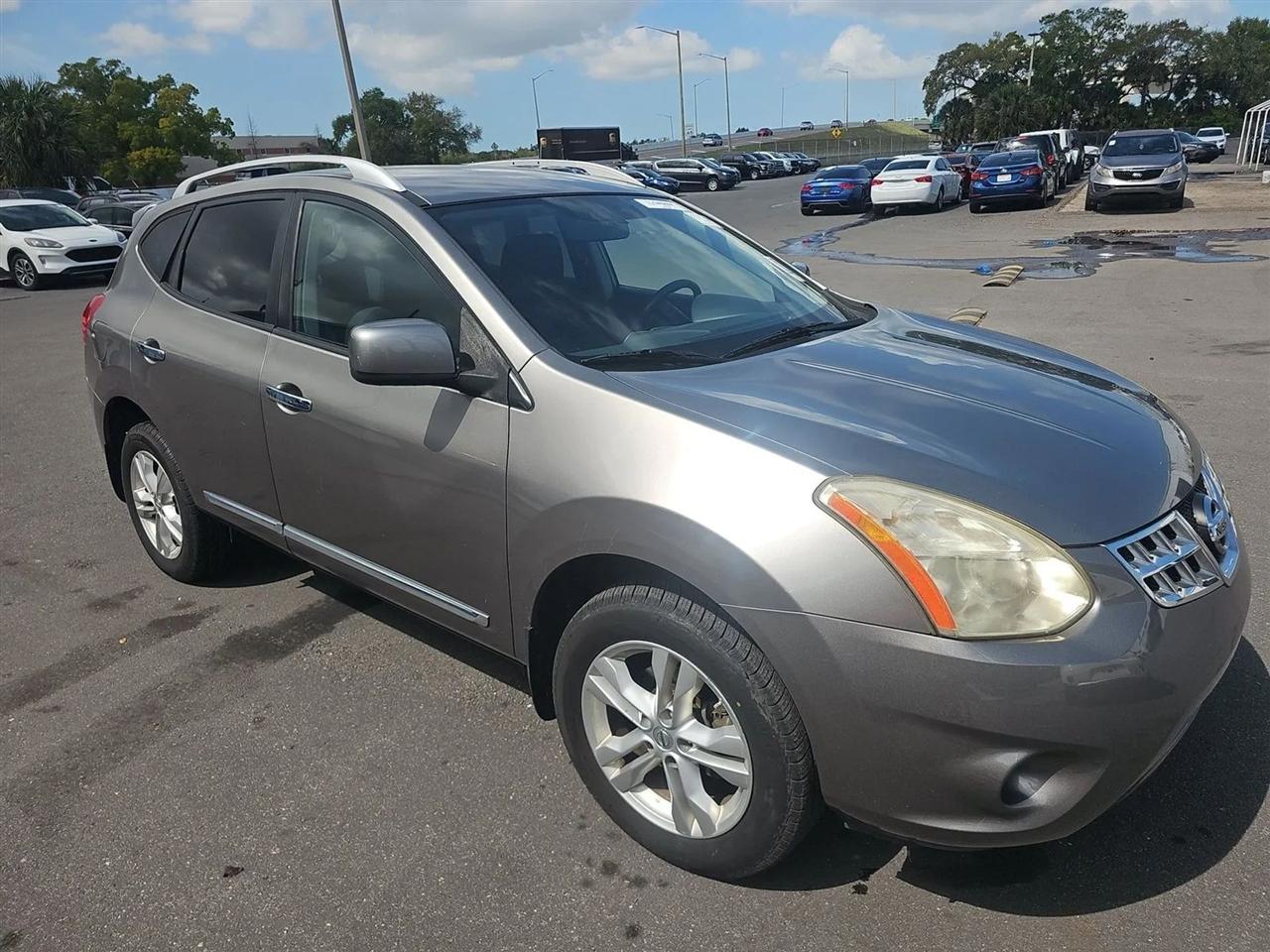 Nissan Rogue FWD 4dr SV 2013