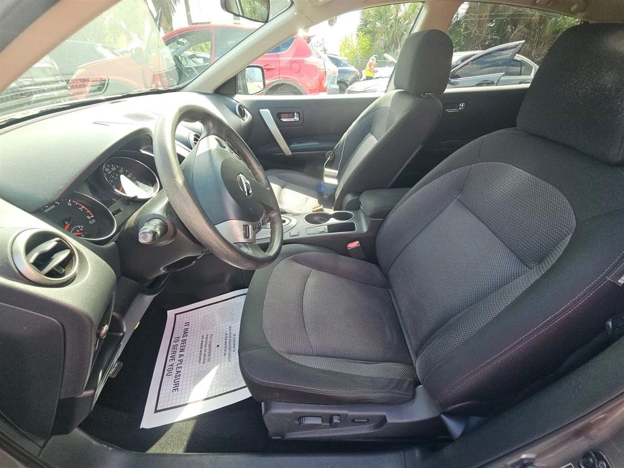 Nissan Rogue FWD 4dr SV 2013