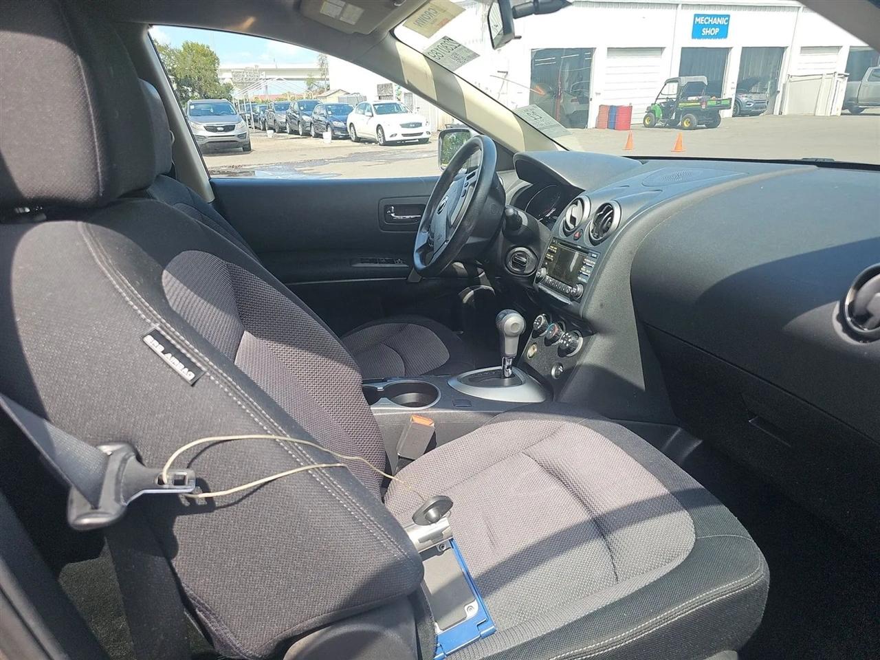 Nissan Rogue FWD 4dr SV 2013