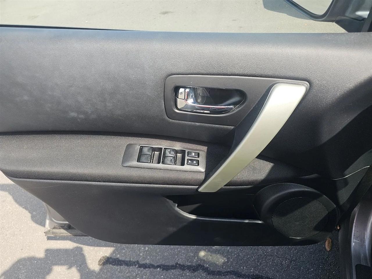 Nissan Rogue FWD 4dr SV 2013