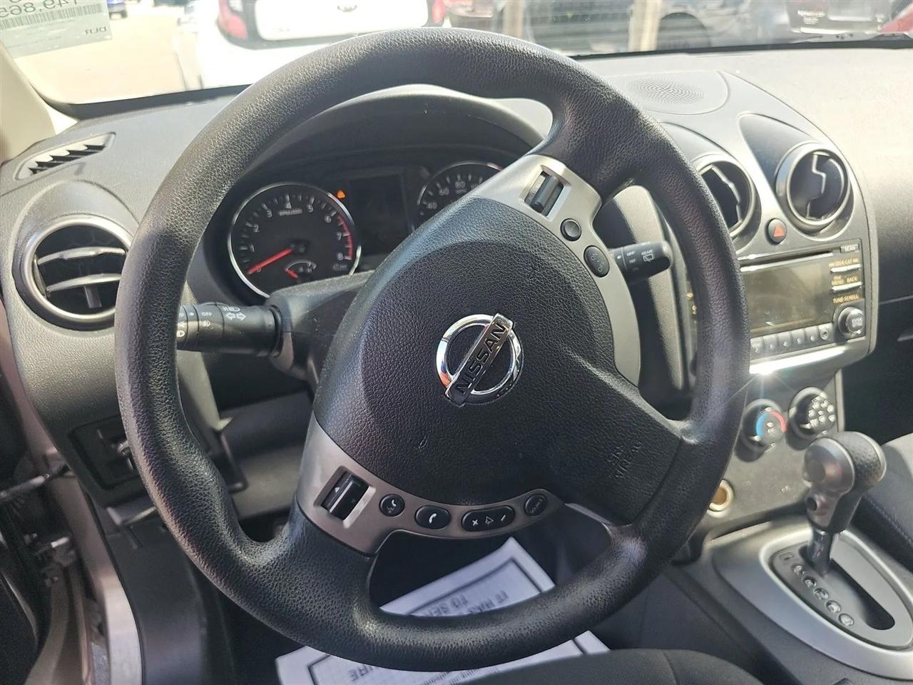 Nissan Rogue FWD 4dr SV 2013