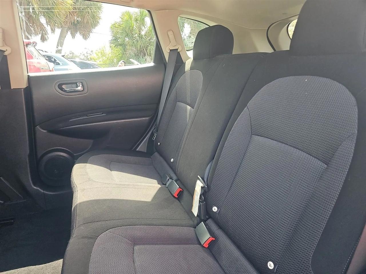 Nissan Rogue FWD 4dr SV 2013