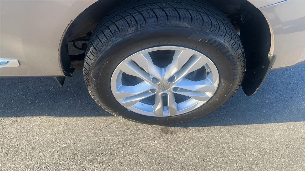 Nissan Rogue FWD 4dr SV 2013