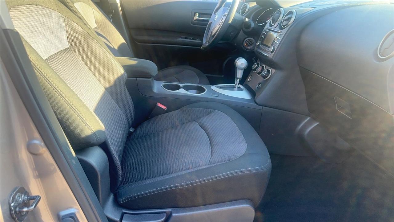 Nissan Rogue FWD 4dr SV 2013