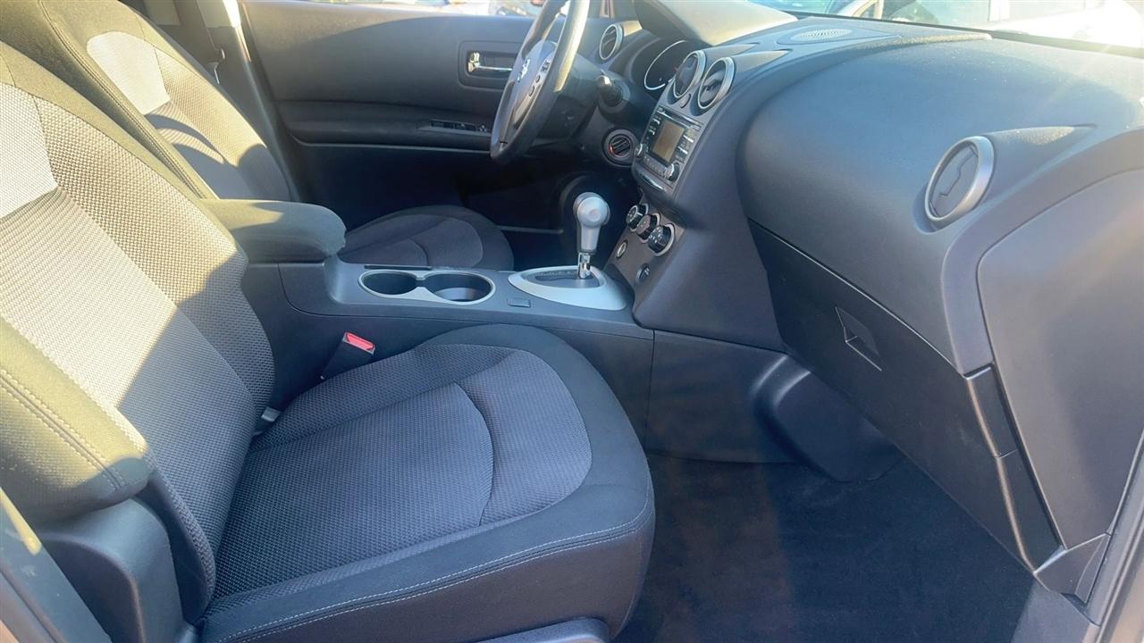 Nissan Rogue FWD 4dr SV 2013