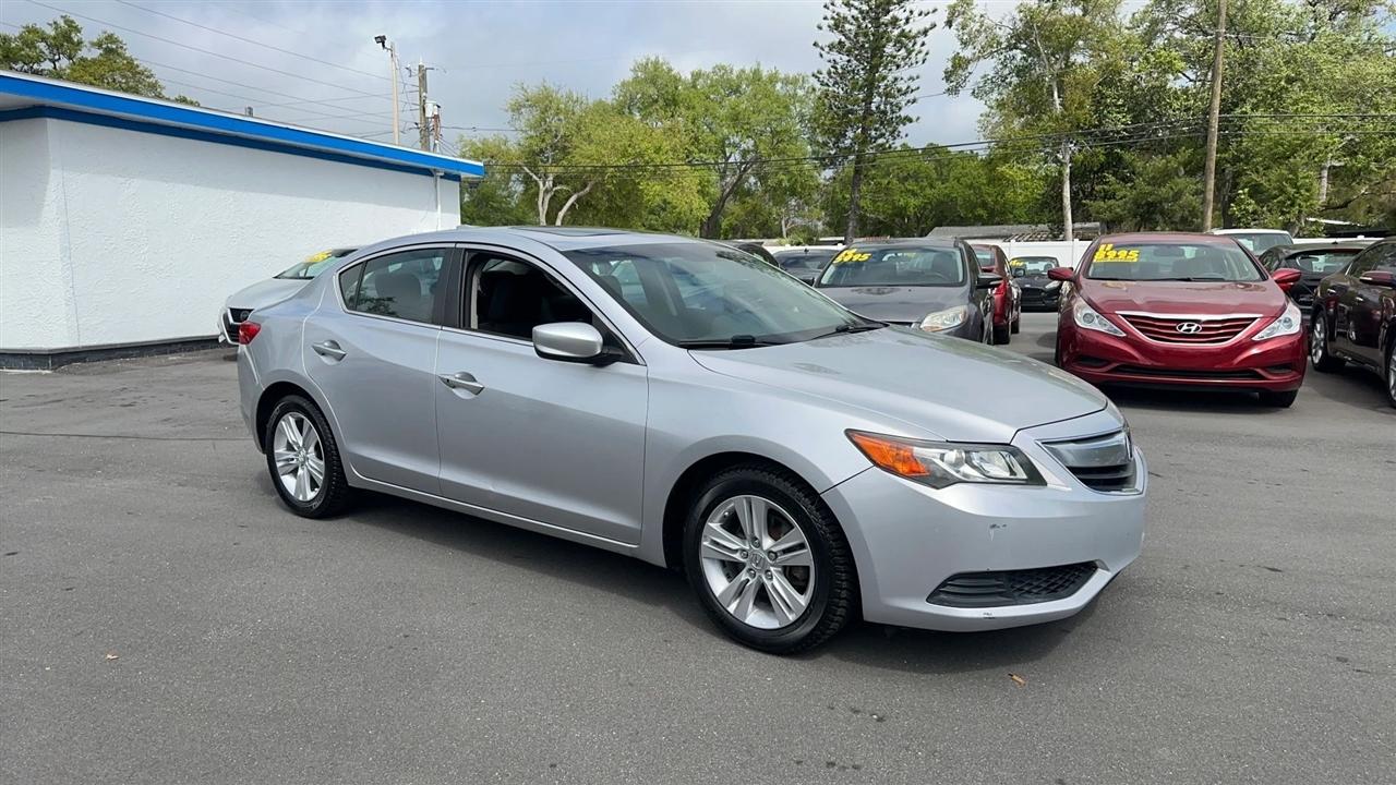 Acura ILX 4dr Sdn 2.0L 2013