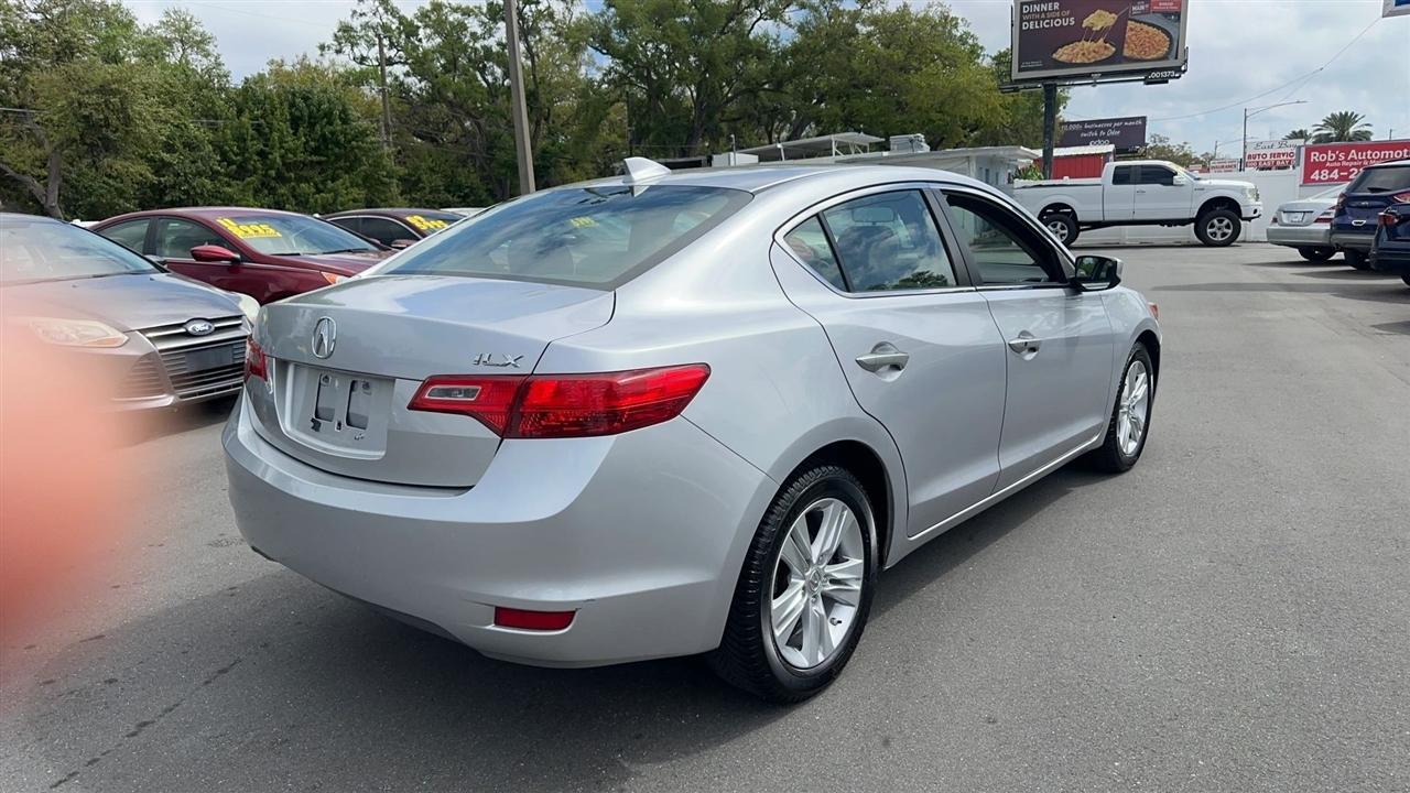 Acura ILX 4dr Sdn 2.0L 2013