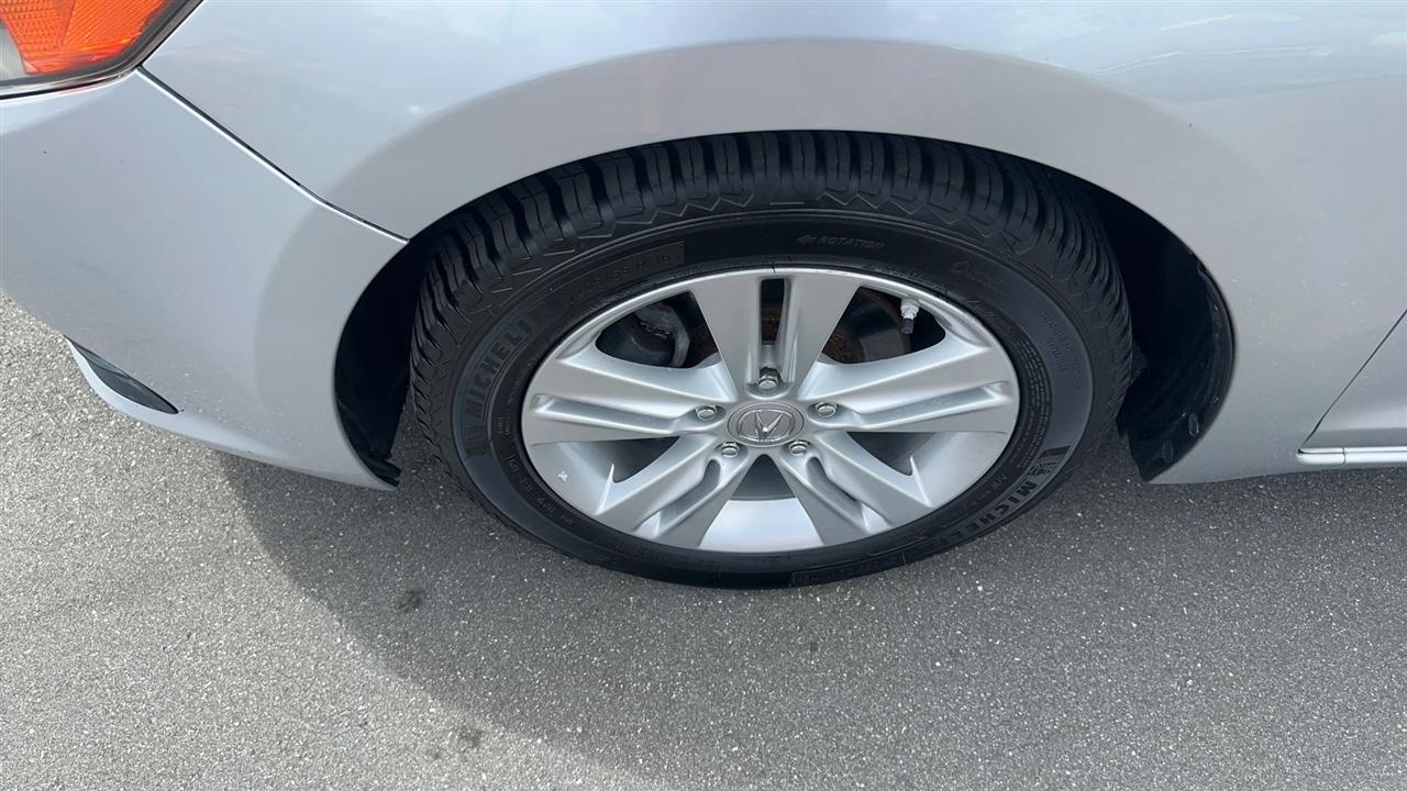 Acura ILX 4dr Sdn 2.0L 2013