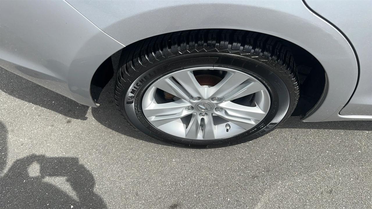 Acura ILX 4dr Sdn 2.0L 2013