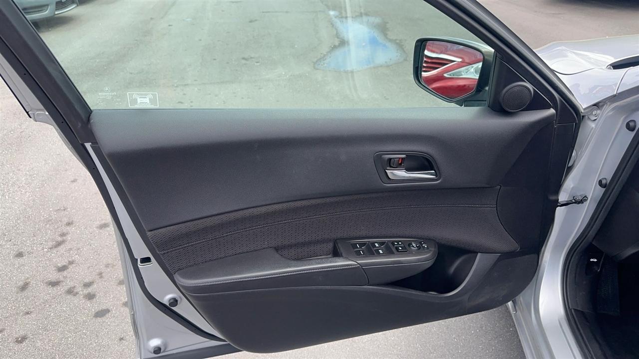 Acura ILX 4dr Sdn 2.0L 2013