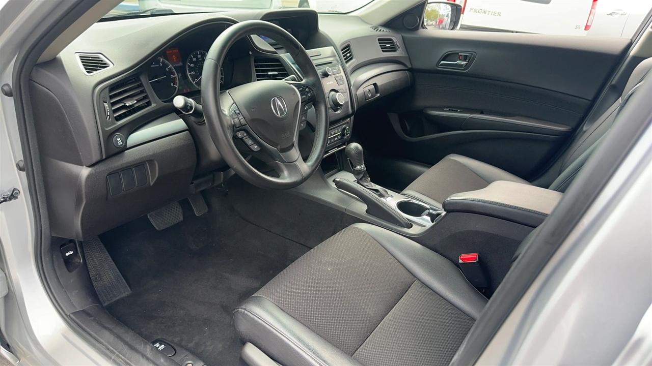 Acura ILX 4dr Sdn 2.0L 2013
