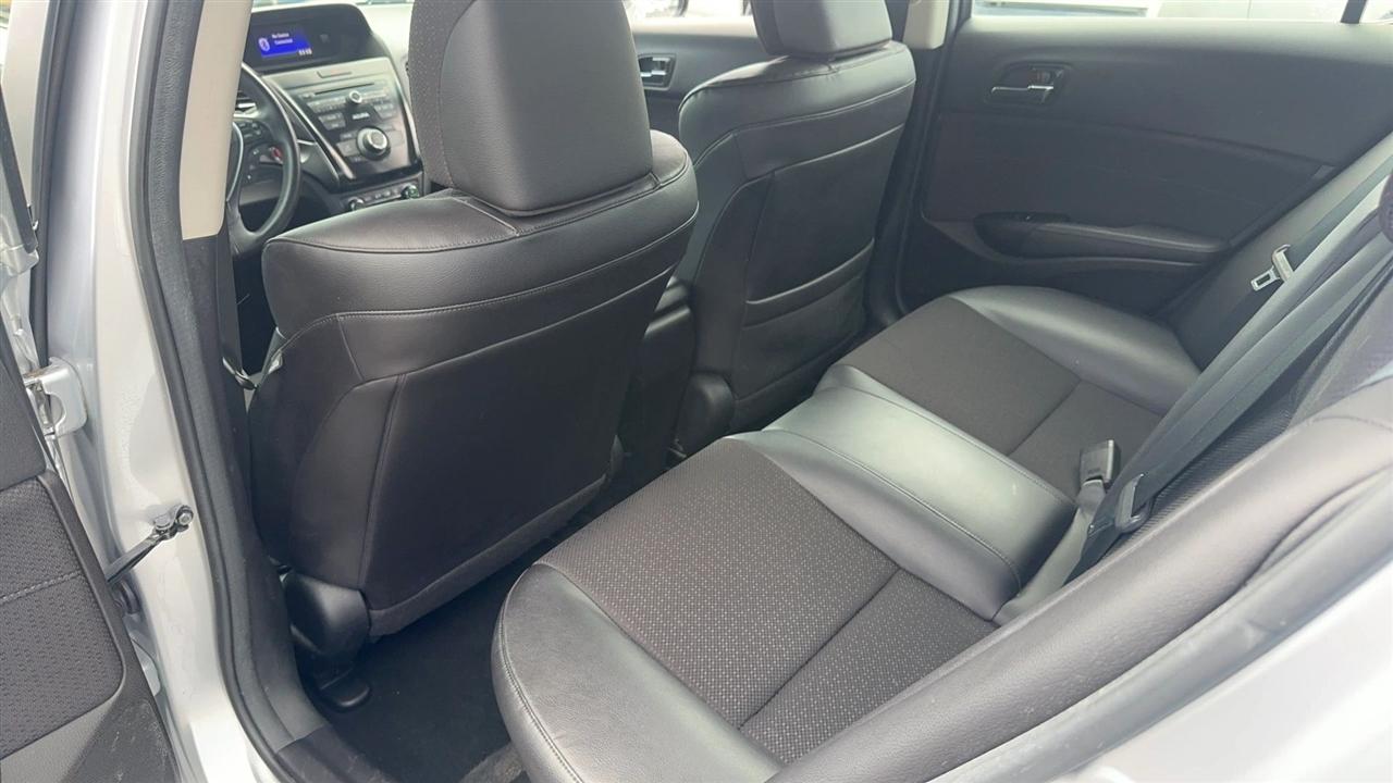 Acura ILX 4dr Sdn 2.0L 2013