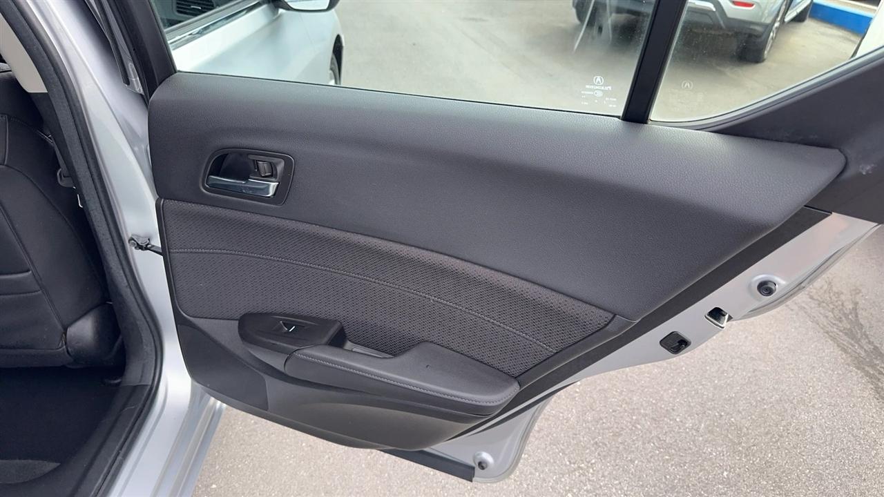 Acura ILX 4dr Sdn 2.0L 2013