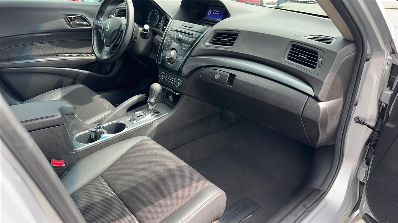 Acura ILX 4dr Sdn 2.0L 2013