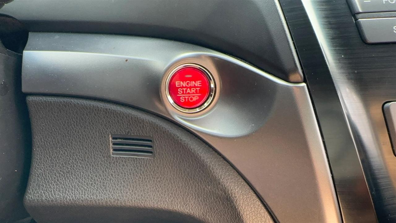 Acura ILX 4dr Sdn 2.0L 2013