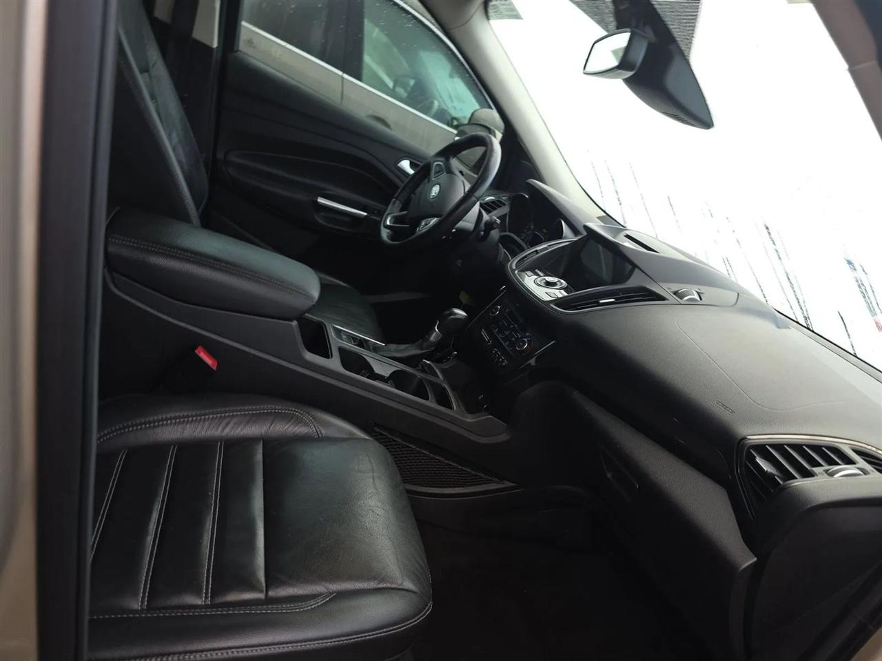 Ford Escape Titanium FWD 2017