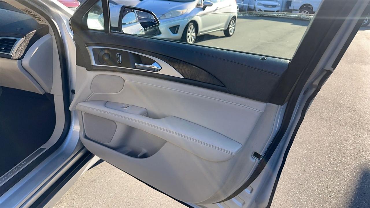 Lincoln MKZ Hybrid Reserve II FWD 2019