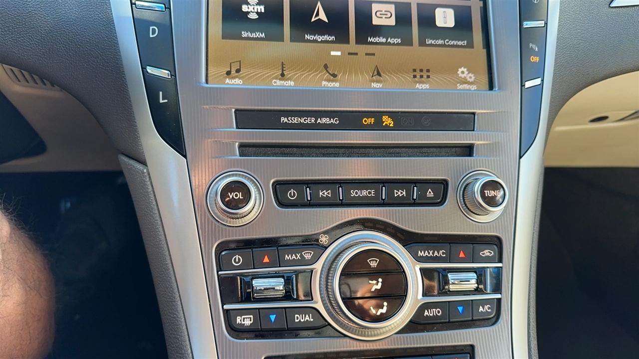 Lincoln MKZ Hybrid Reserve II FWD 2019