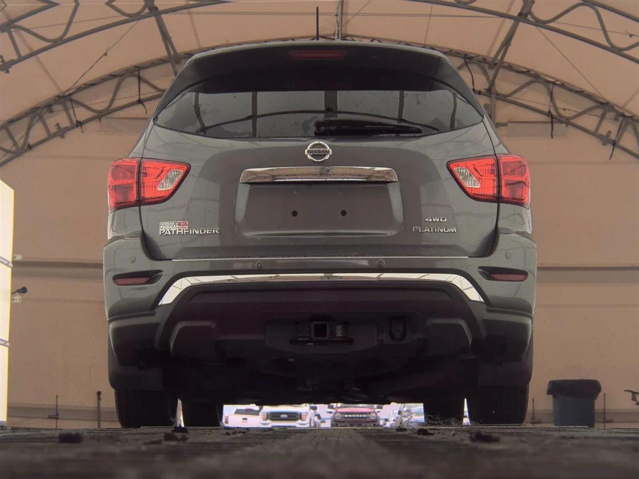 Nissan Pathfinder 4x4 Platinum 2017