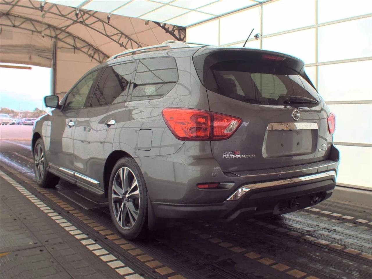 Nissan Pathfinder 4x4 Platinum 2017