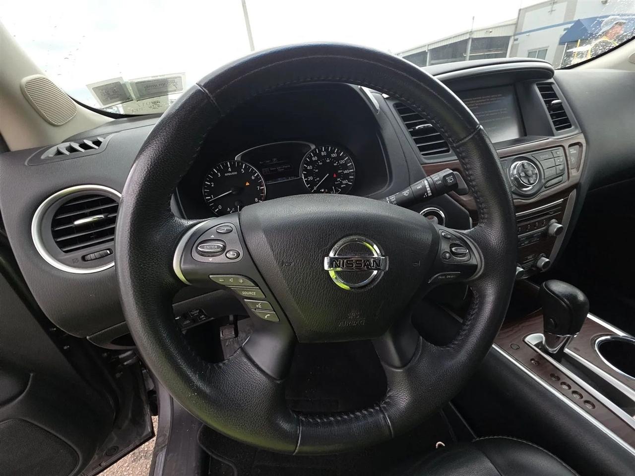 Nissan Pathfinder 4x4 Platinum 2017