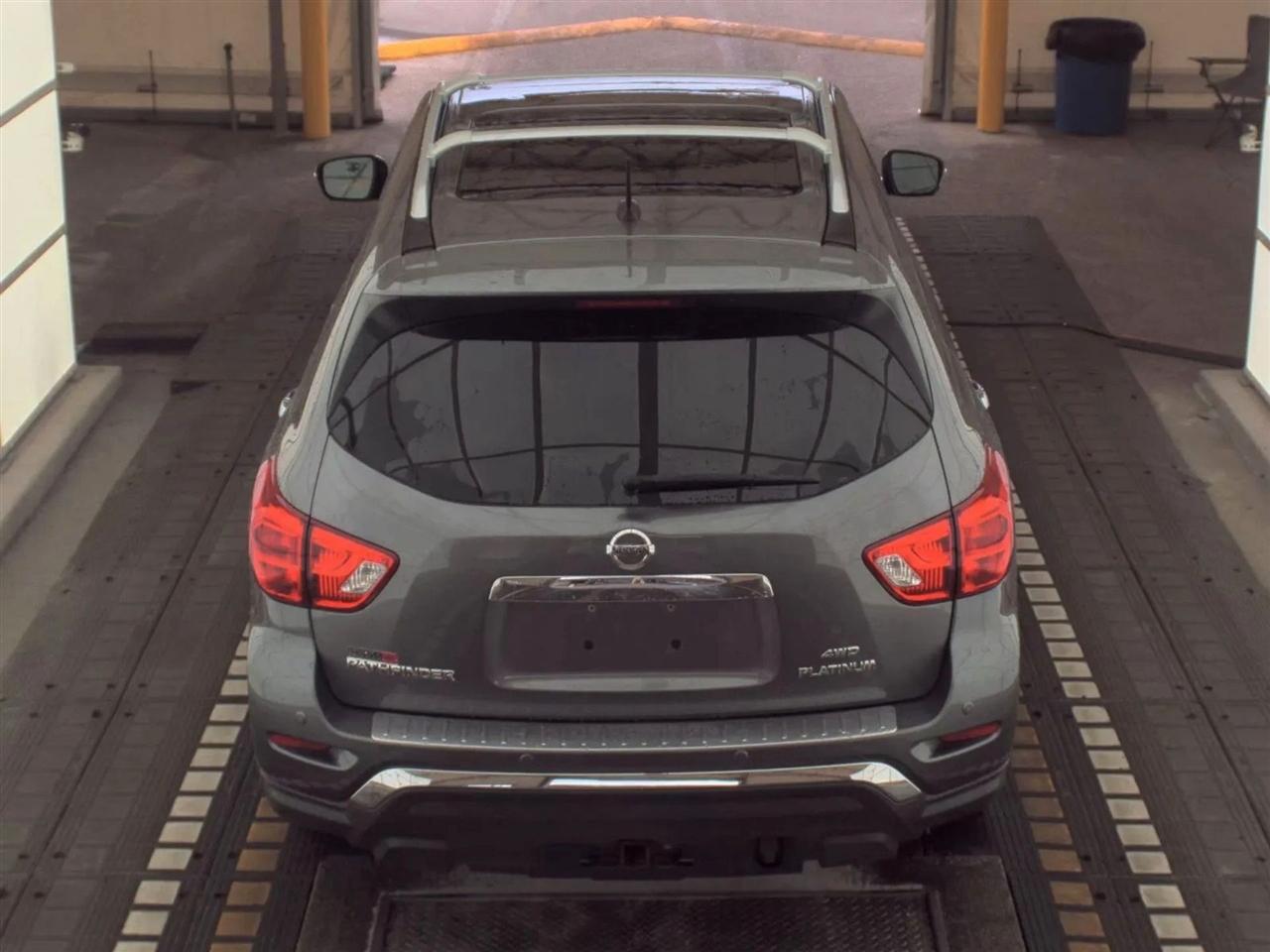 Nissan Pathfinder 4x4 Platinum 2017