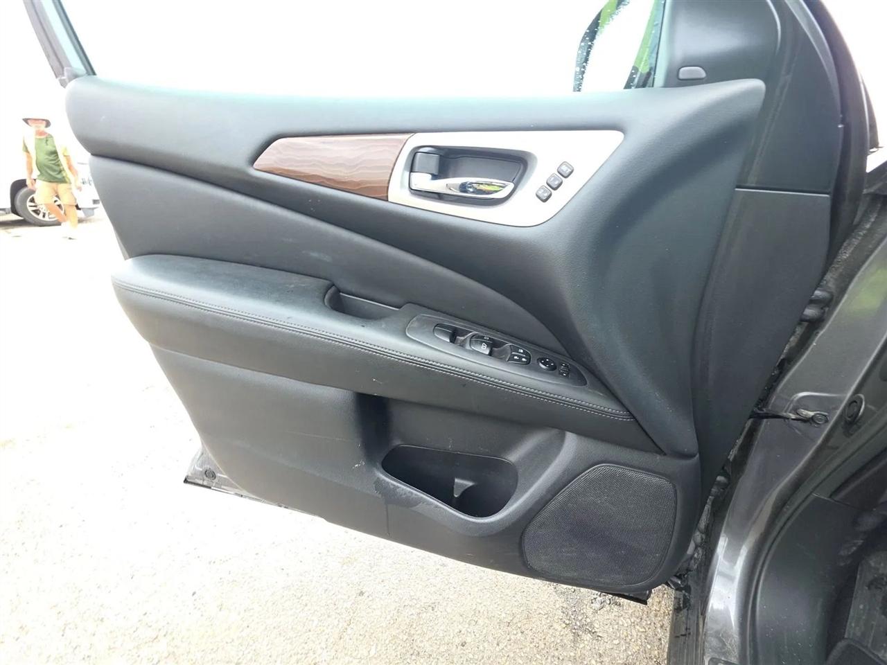 Nissan Pathfinder 4x4 Platinum 2017