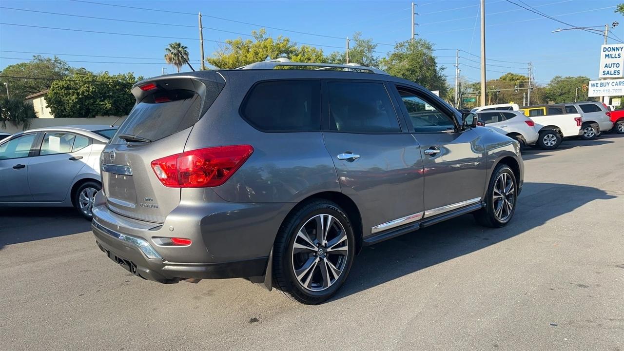 Nissan Pathfinder 4x4 Platinum 2017