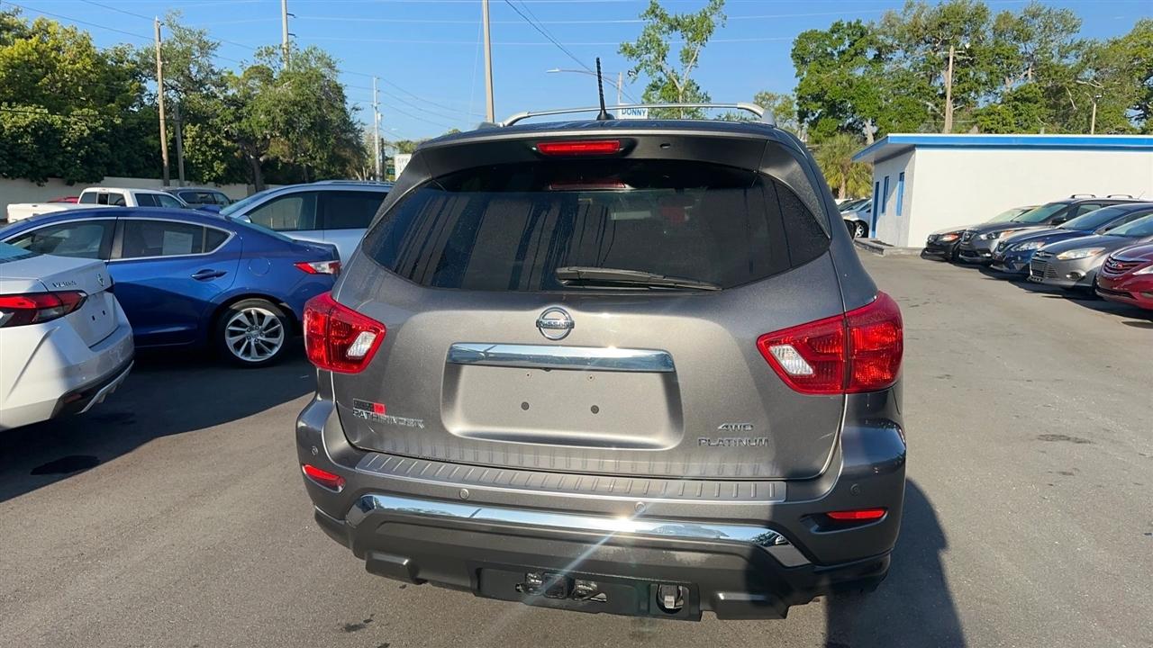 Nissan Pathfinder 4x4 Platinum 2017