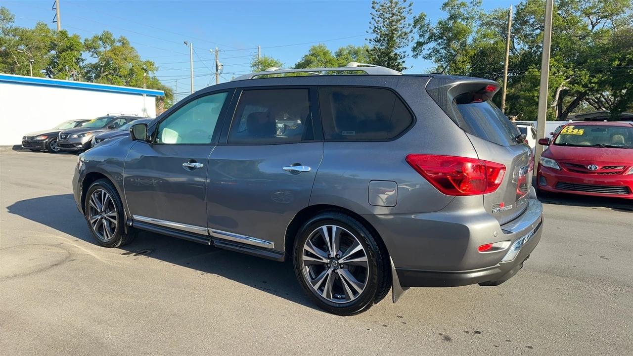 Nissan Pathfinder 4x4 Platinum 2017