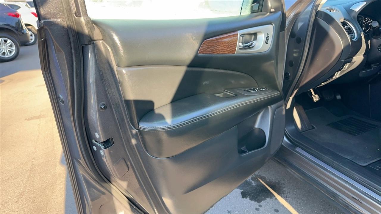 Nissan Pathfinder 4x4 Platinum 2017