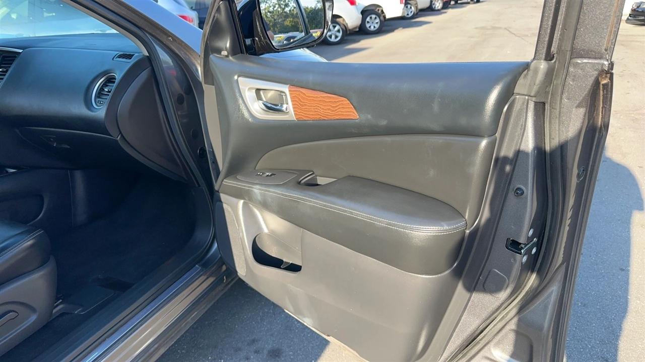 Nissan Pathfinder 4x4 Platinum 2017