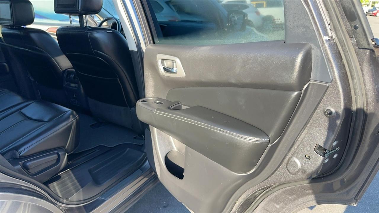 Nissan Pathfinder 4x4 Platinum 2017