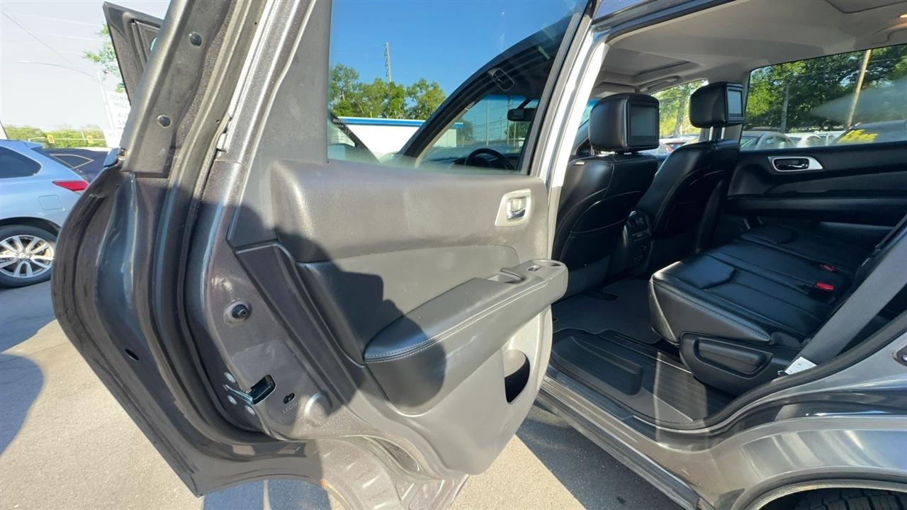 Nissan Pathfinder 4x4 Platinum 2017