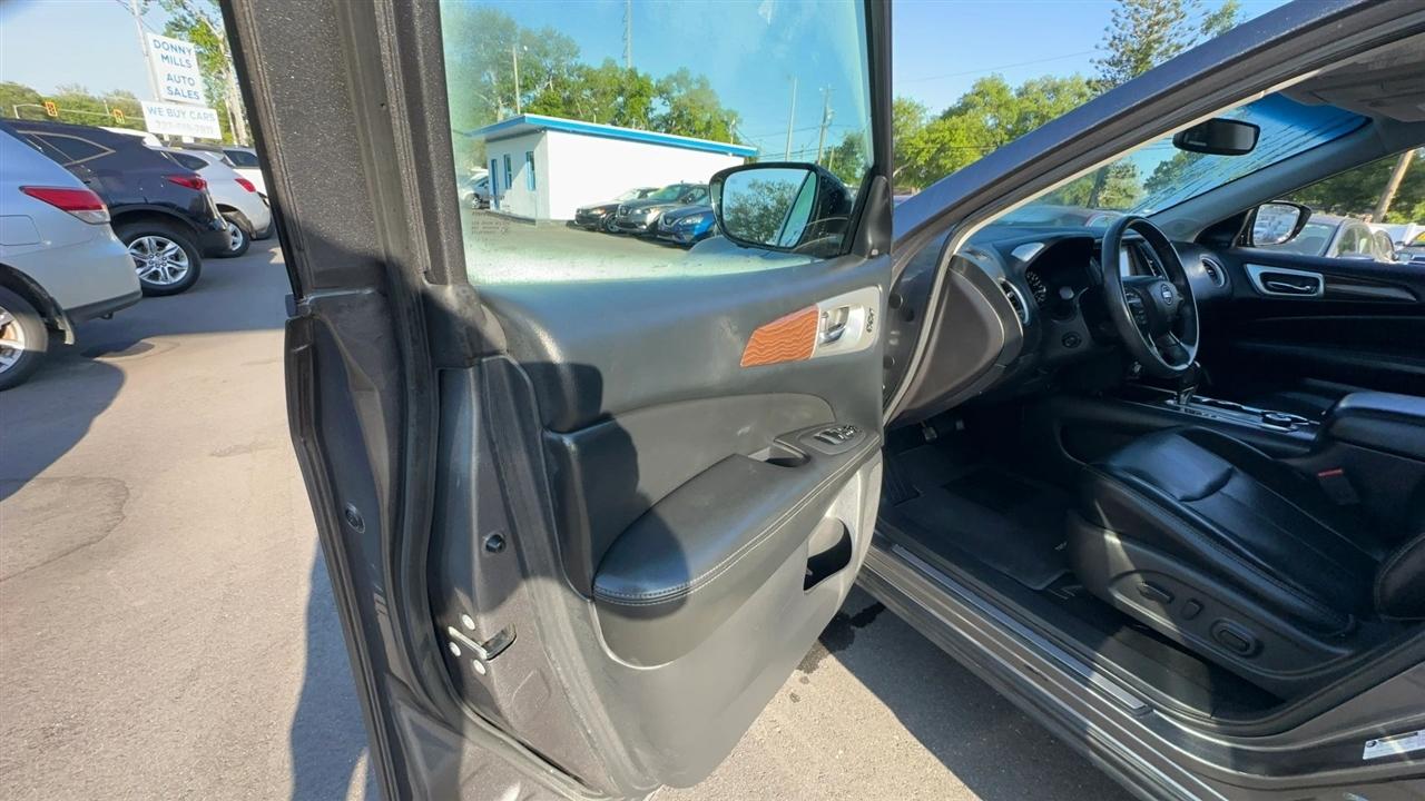 Nissan Pathfinder 4x4 Platinum 2017