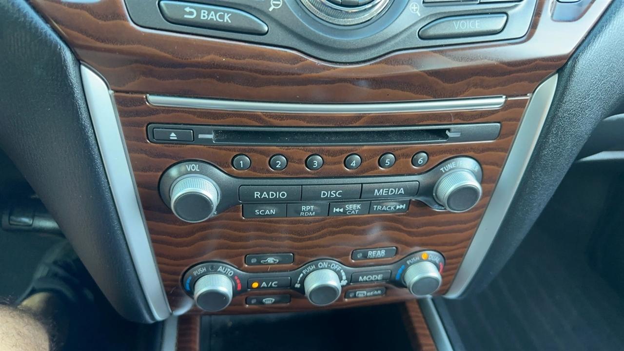 Nissan Pathfinder 4x4 Platinum 2017