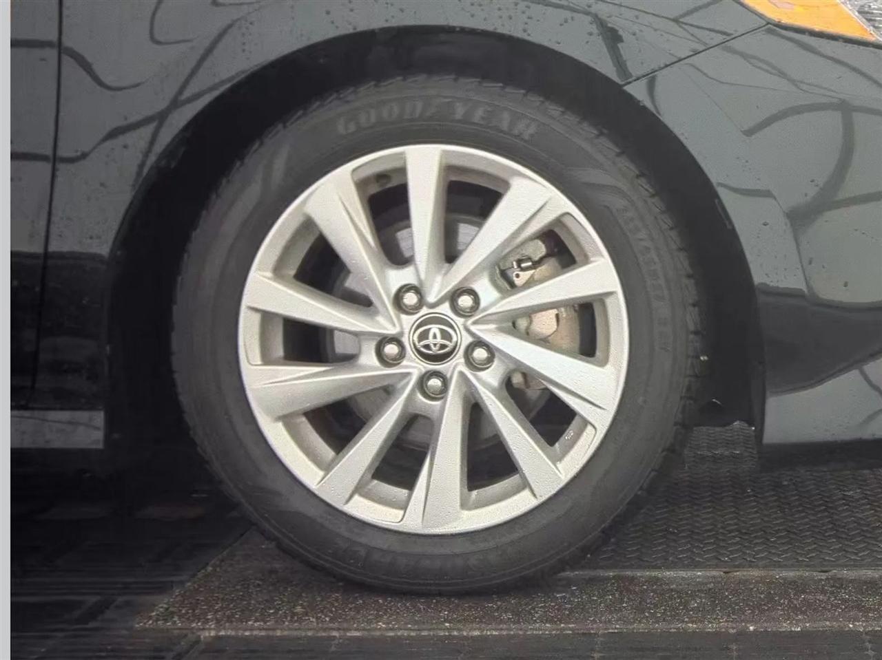 Toyota Camry LE Auto (Natl) 2024