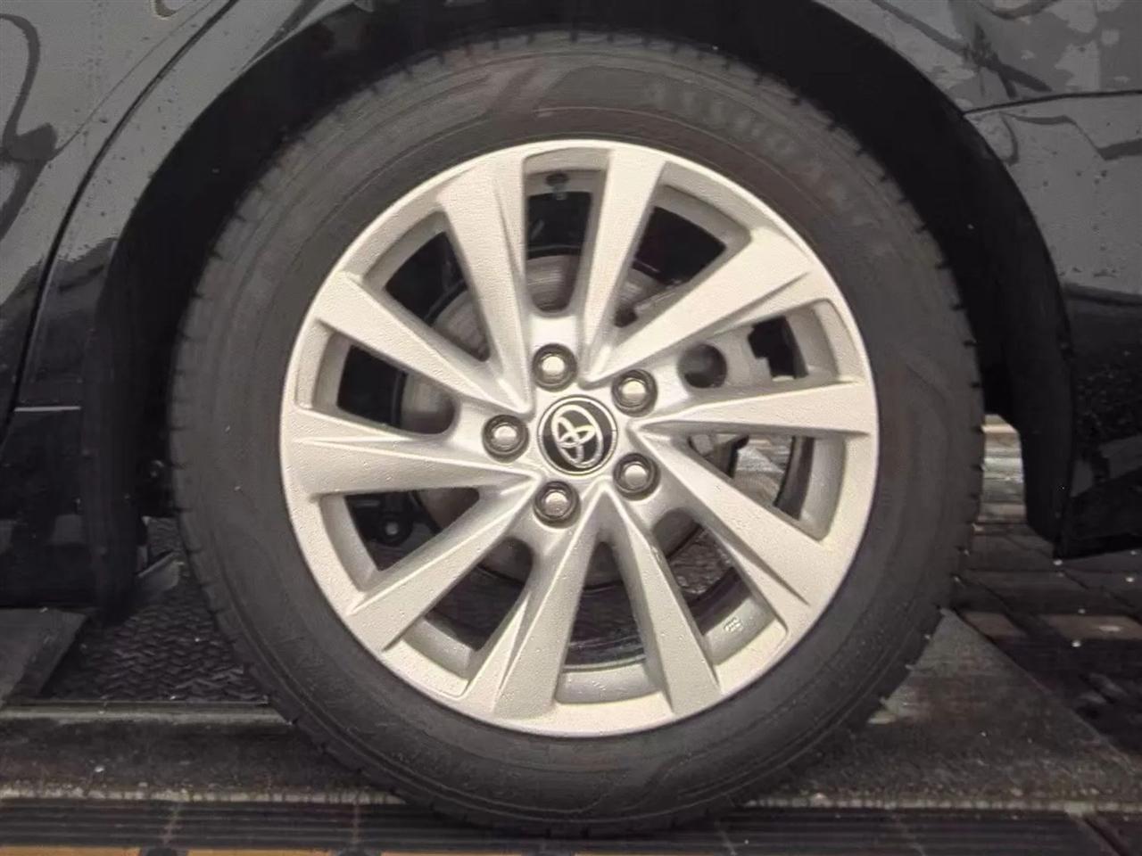 Toyota Camry LE Auto (Natl) 2024