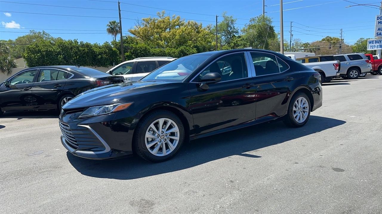Toyota Camry LE Auto (Natl) 2024