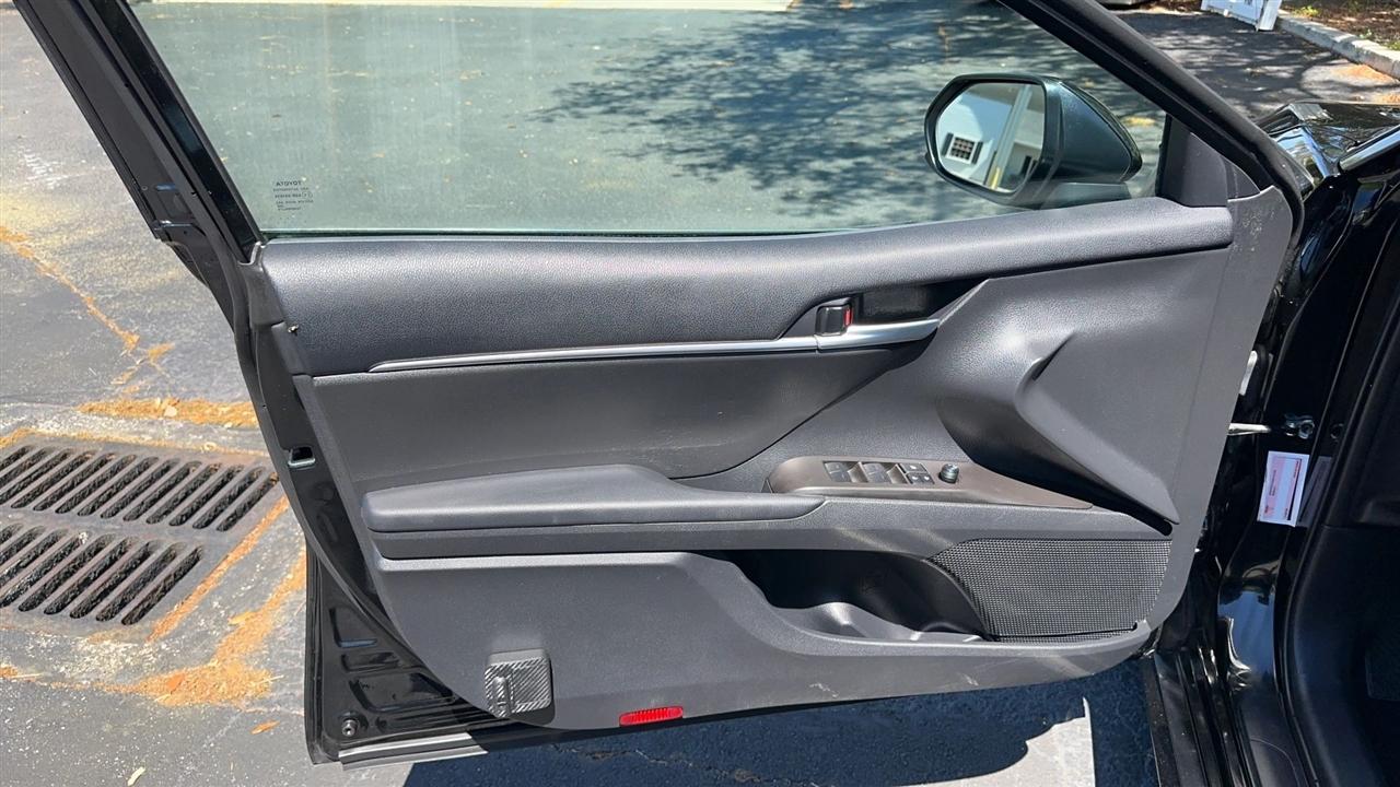 Toyota Camry LE Auto (Natl) 2024