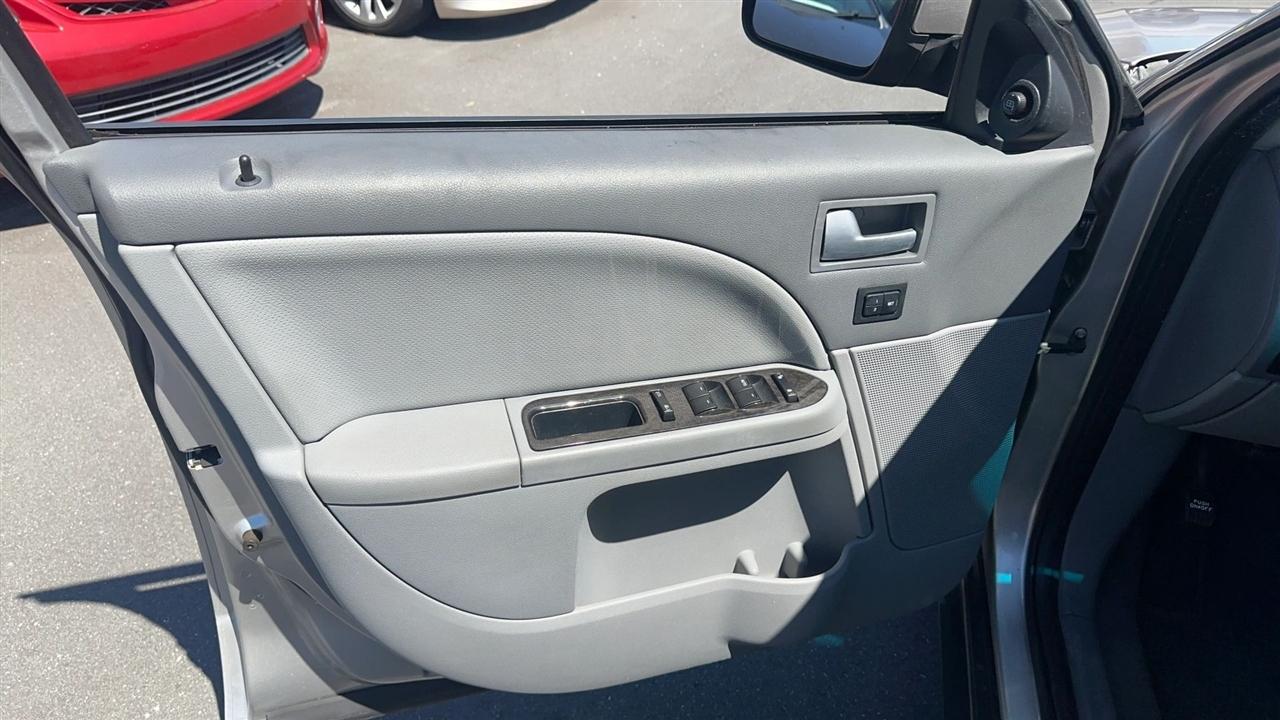 Mercury Montego 4dr Sdn Premier 2WD 2007