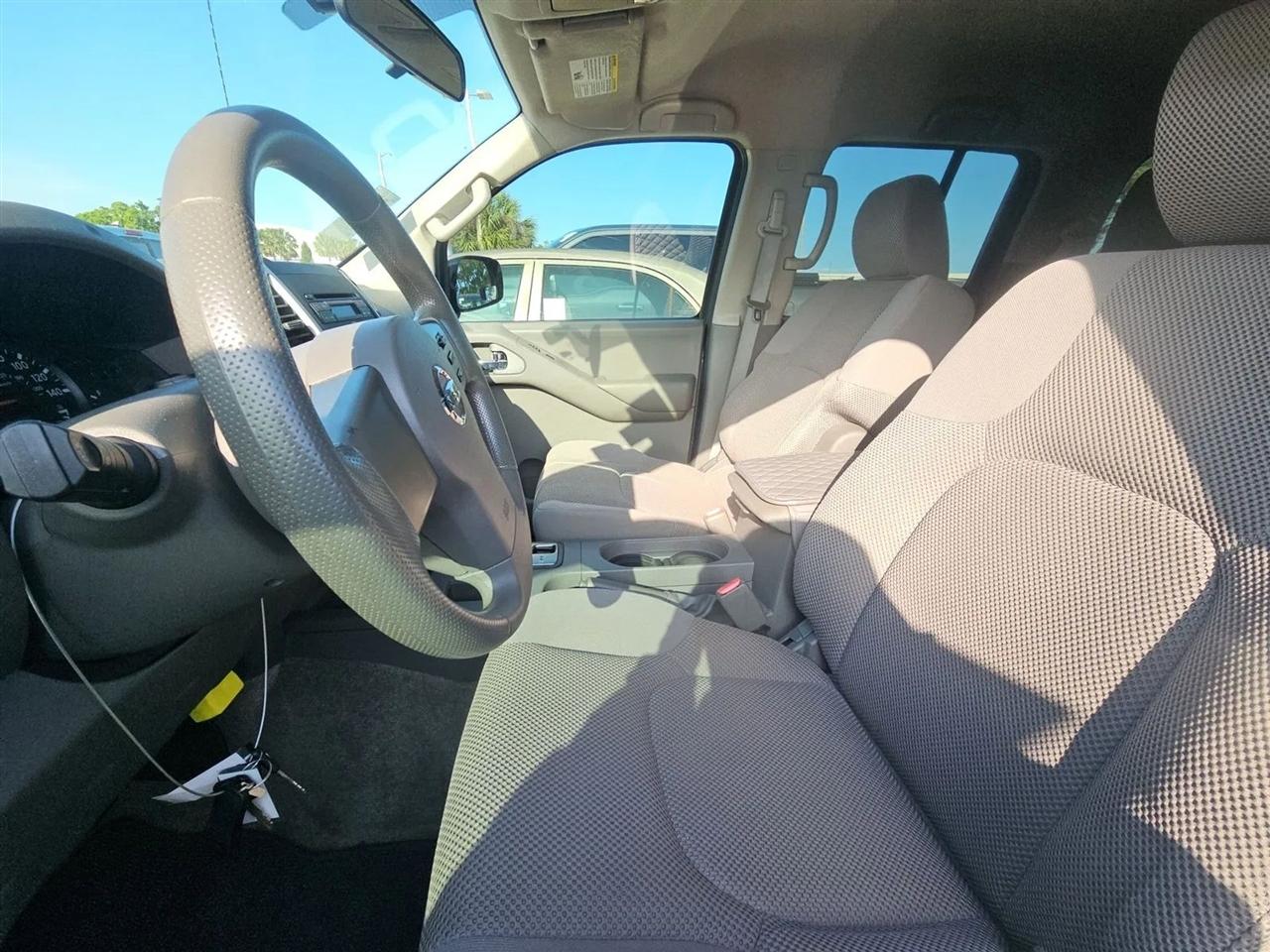 Nissan Frontier 4WD Crew Cab SWB Auto SV 2012