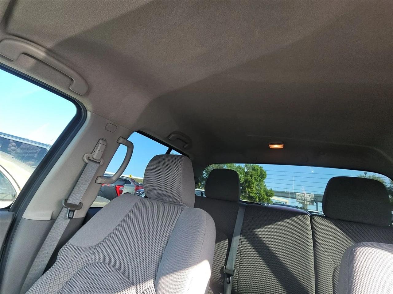 Nissan Frontier 4WD Crew Cab SWB Auto SV 2012