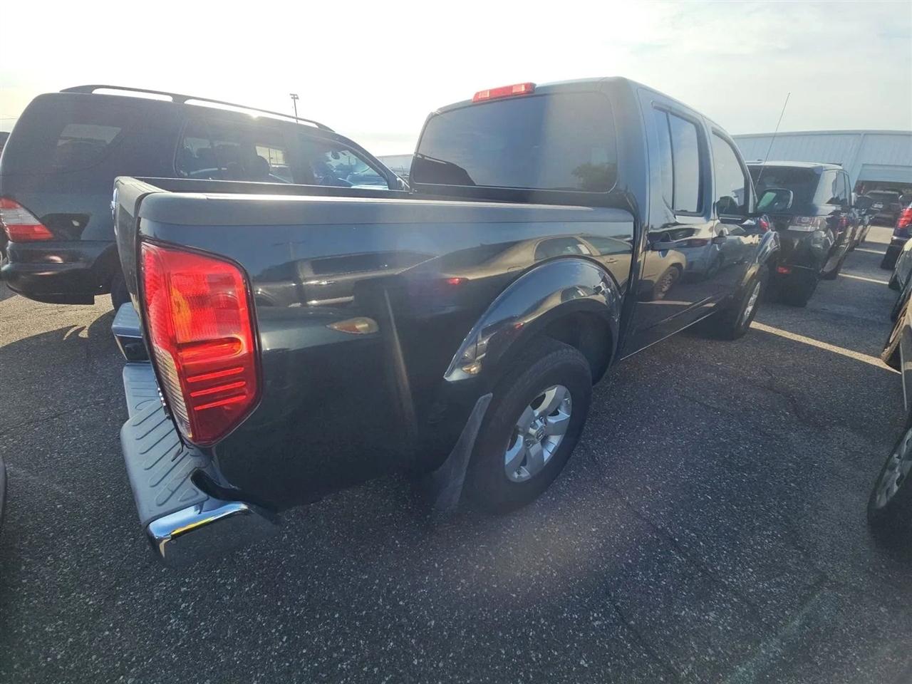 Nissan Frontier 4WD Crew Cab SWB Auto SV 2012