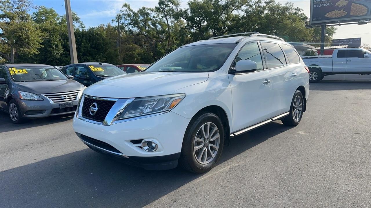 Nissan Pathfinder 2WD 4dr SV 2015