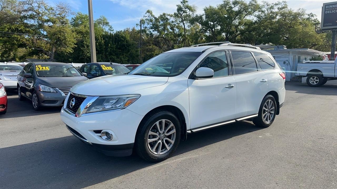 Nissan Pathfinder 2WD 4dr SV 2015