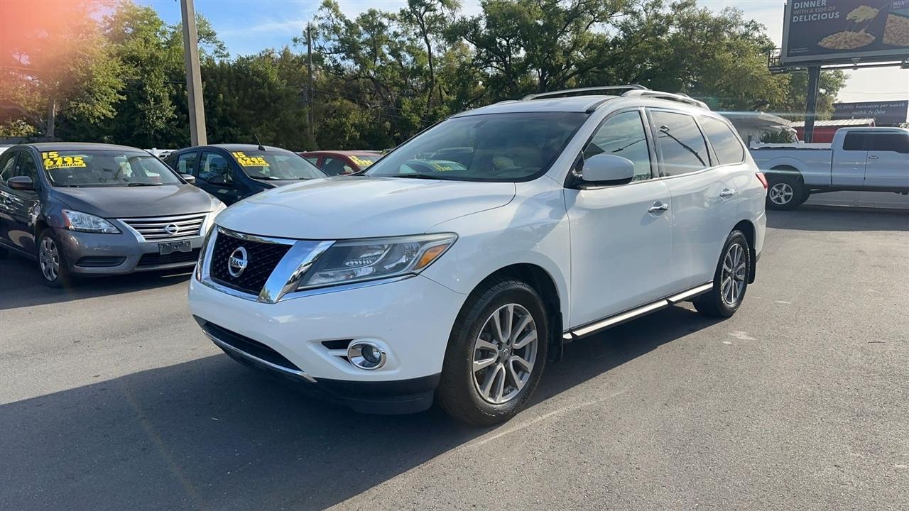 Nissan Pathfinder 2WD 4dr SV 2015