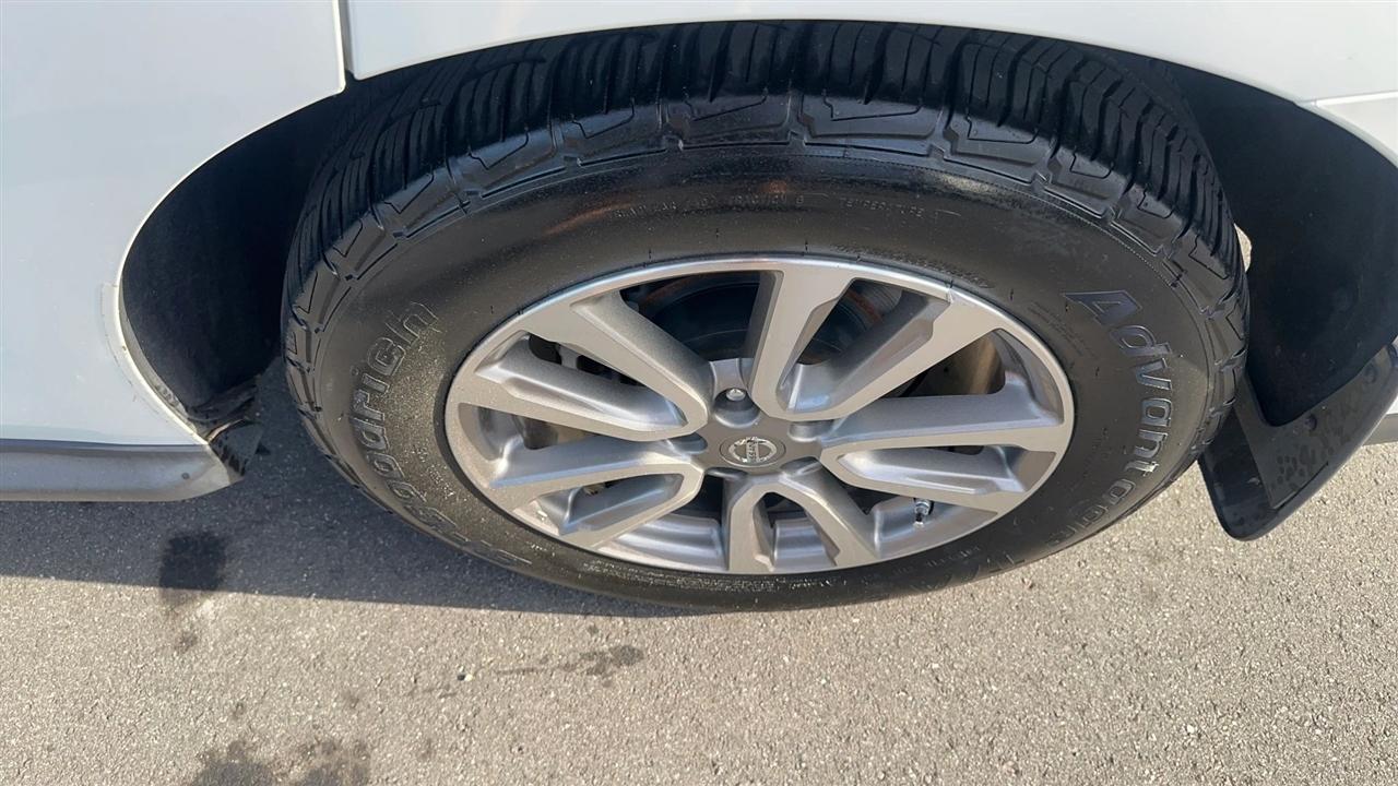 Nissan Pathfinder 2WD 4dr SV 2015