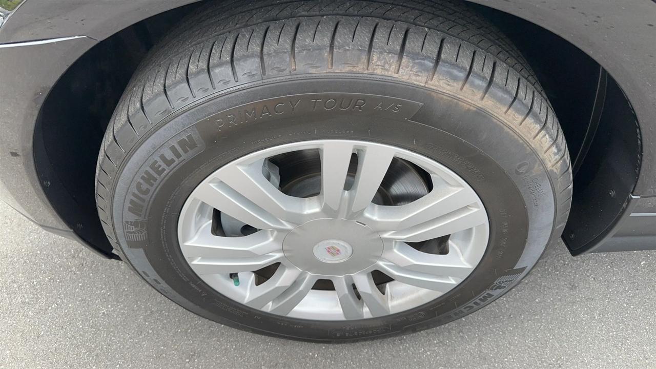 Cadillac SRX FWD 4dr Base 2012