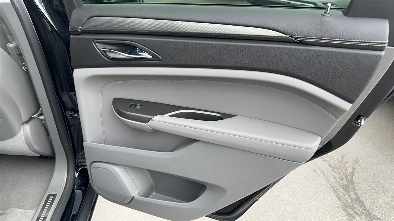 Cadillac SRX FWD 4dr Base 2012